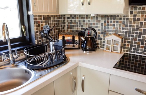 Hallington Cabin | Pine Tree - 3 bedroom, 2 bathroom, Secluded Hot tub and Pet friendly