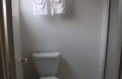 City Center Medford Hotel | Pine Tree Inn