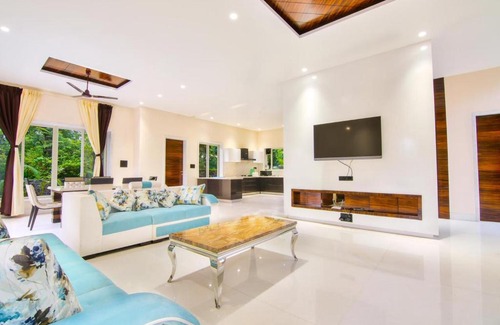 St.Stanislaus Villa Villa | Pine Villa- Blanca