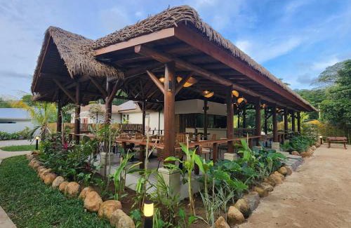Mahe Island Apartment | Pineapple Beach Villas