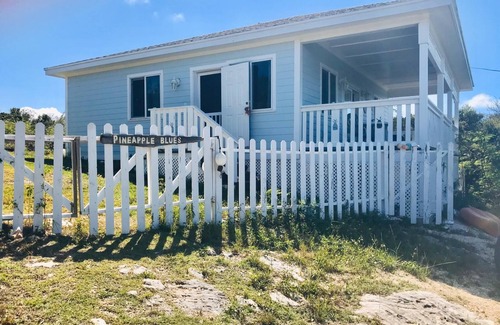Rainbow Bay Cottage | Pineapple Blues.Big Bang for your Buck