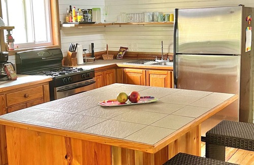 Isla de Utila House | PINEAPPLE HOUSE-WINNER TOP VACATION RENTAL UTILA