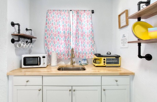 Bridgeport Heights Hotel | Pineapple Shores Inn Unit 1