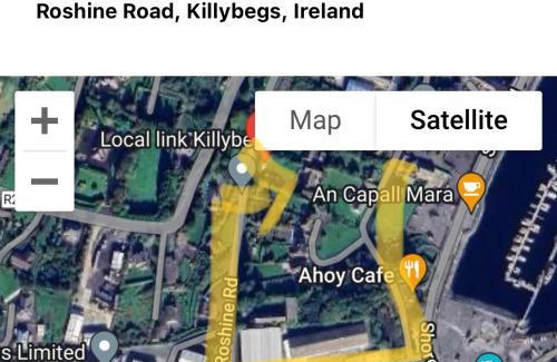 Killybegs House | PINEBROOK House double bed Small En-suite Free Parking