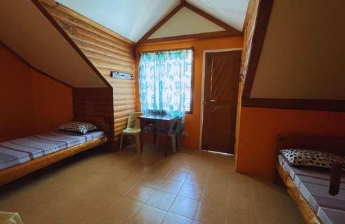 Kabayan Hostel | Pinecone Lodge & Restaurant