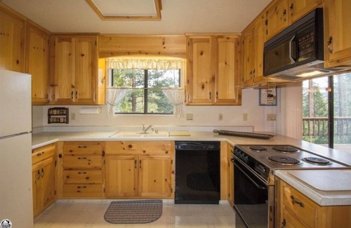 Cold Springs House | Pinecrest Lake just 10 mins away