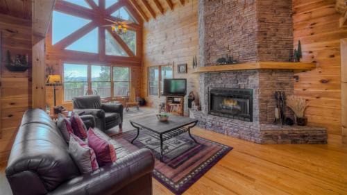 Blue Ridge House | Pinecrest Lodge - Views in Aska Adventure Area