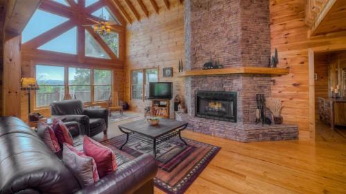 Blue Ridge House | Pinecrest Lodge - Views in Aska Adventure Area