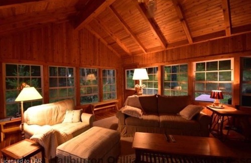 Muskoka Lakes Cottage | "Pinecrest" on Pine Island, Lake Muskoka,Ontario