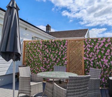 Wiseman's Bridge Apartment | Pinecroft