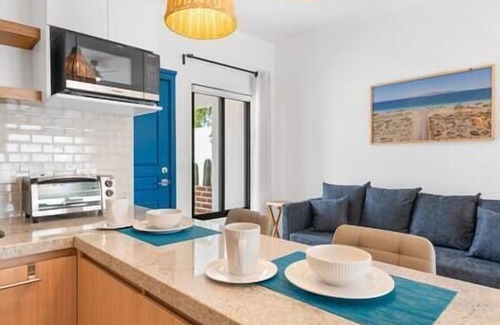 La Paz Apartment | Pineda Suite #101 TWO blocks from The Malecón
