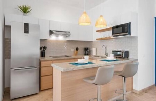 La Paz Apartment | Pineda Suite #101 TWO blocks from The Malecón