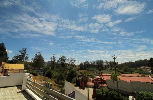 Ooty Hotel | Pinehill Suits