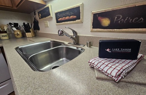 Incline Village Condo | Pinenut Place - Comm.Hot Tub & Pool CDC0209