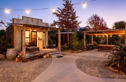 Albert Town House | Pinerock Hosted by NZSIR Luxury Rental Homes