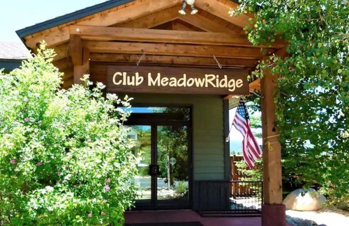 Fraser Hotel | Pines at Meadow Ridge