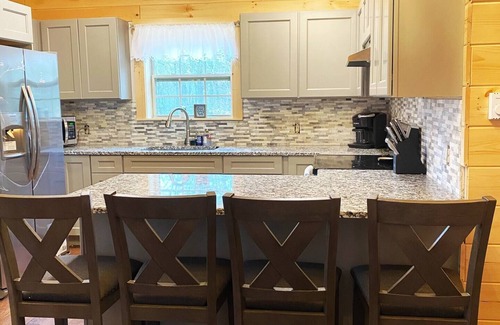 West Oneonta Cabin | Pines Luxury Log Cabin Lakefront Kayaks & Hot Tub