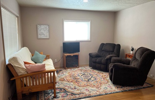 Baker County House | Pines River Retreat- Nice 2 bedroom house with AC in charming Richland