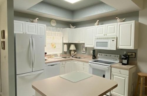 Vamo House | Pinestone Condo On Palmer Ranch