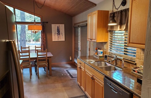 Pinetop Cabin | Pinetop Lakes CC Cabin, Central A/C, pet friendly