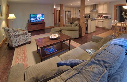Grand Bend Cottage | Pinetree Place: Lovely Huron Woods Cottage!