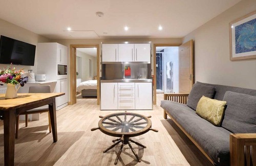 Carlyon House | Pinetum Garden Cottages