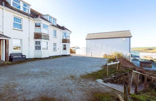 Trebetherick House | Pinewood Flat 5