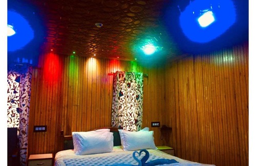 Srinagar Hotel | Pinewood Resort