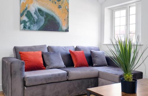 Iver Apartment | Pinewood Studios, Iver Slough Heathrow 1 & 2 Bedroom Apartments with Parking by Arista Living