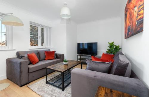 Iver Apartment | Pinewood Studios, Iver Slough Heathrow 1 & 2 Bedroom Apartments with Parking by Arista Living