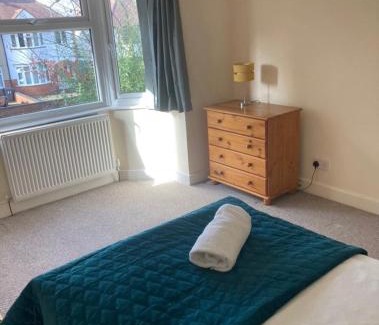 Wolverhampton Apartment | Pinfold 5 - 6 beds