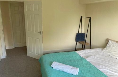 Wolverhampton Apartment | Pinfold 5 - 6 beds