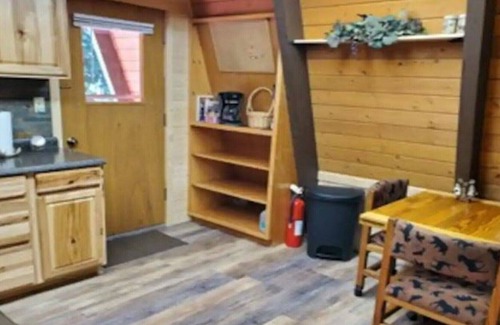 Island Park Cabin | Pinion Pines Cabin Yellowstone