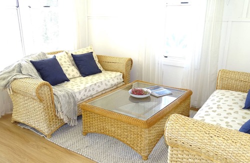 Port Broughton Hotel | Pink Door by the Seashore, Port Broughton