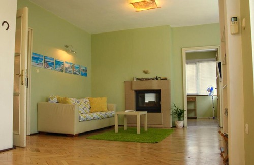 Burgas Center Apartment | Pink Flamingo Nest