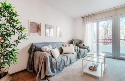 Chiasso Apartment | Pink Flat by Quokka 360 - close to the Italian border