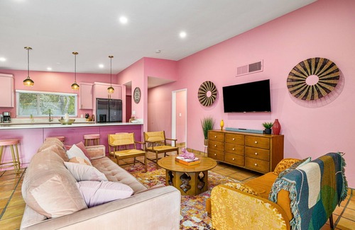 Palm Springs House | Pink Paradise in Palm Springs: Artistic 4-Bedroom Retreat Awaits!