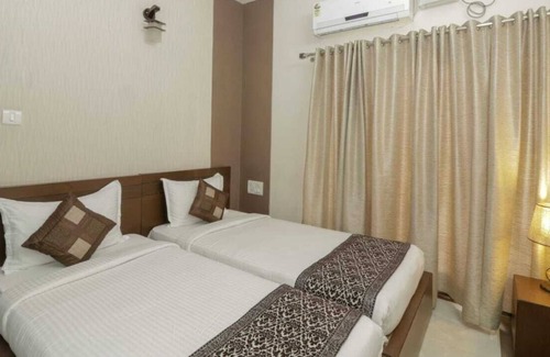 Pulikeshi Nagar Bed & Breakfast | Pink Petals - Beautiful Service Apartment in Central Bangalore close to MG Road
