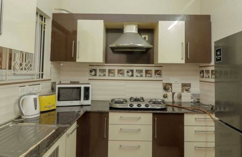 Pulikeshi Nagar Bed & Breakfast | Pink Petals - Beautiful Service Apartment in Central Bangalore close to MG Road