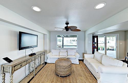 Key Allegro House | Pink Pineapple