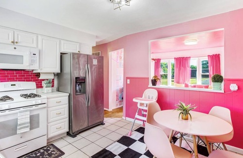 Maryland Heights House | PinkeVilla- Girls Dream Decor