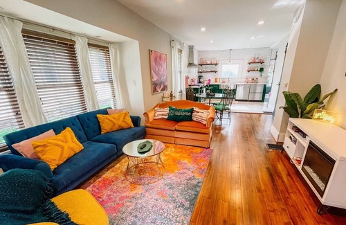Blandburg House | Pinky's Cottage- Great Location, Boujee Experience