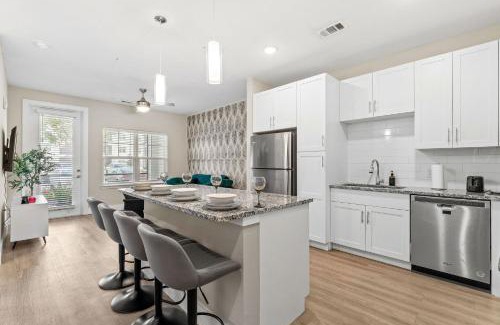 Southeast Orlando Apartment | Pinnacle Apartments W Amenties by Heavenly Homes