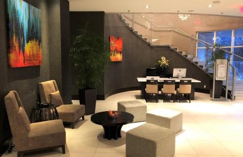 Lower Lonsdale Hotel | Pinnacle Hotel at the Pier