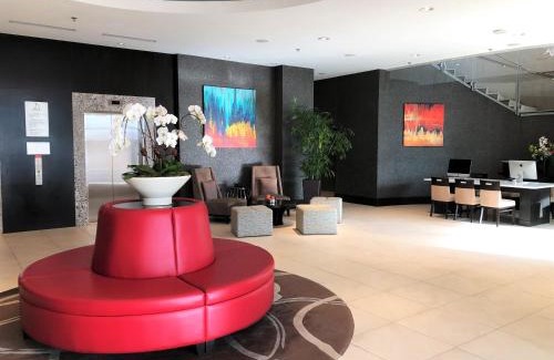 Lower Lonsdale Hotel | Pinnacle Hotel at the Pier