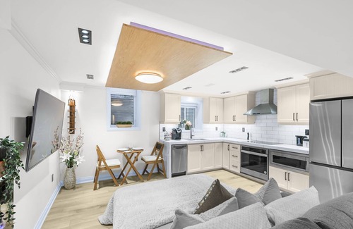 Whitby House | Pinnacle of Luxury & Leisure -1 Bedroom with washroom | Shared Full Kitchen