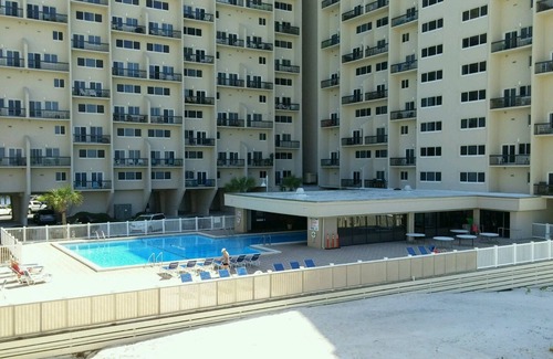 Sunnyside House | Pinnacle Port - Last Minute rate, This weekend.
