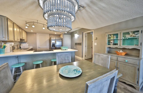 Sunnyside Condo | Pinnacle Port Beautiful C-3 5th floor 2BR 2BA unit newly renovated!