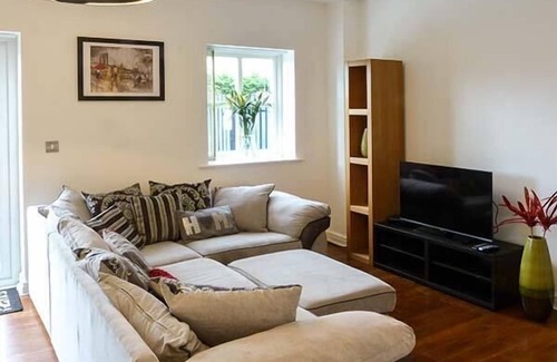 Cowling Cottage | Pinnacle View