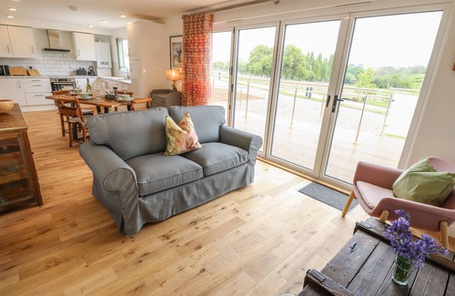Nettlestone Cottage | PINOT, family friendly, character holiday cottage in Seaview